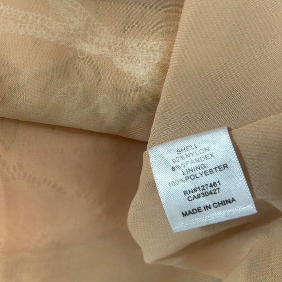 Wildfox lace mini cream ruffle skirt size small - Picture 8 of 9